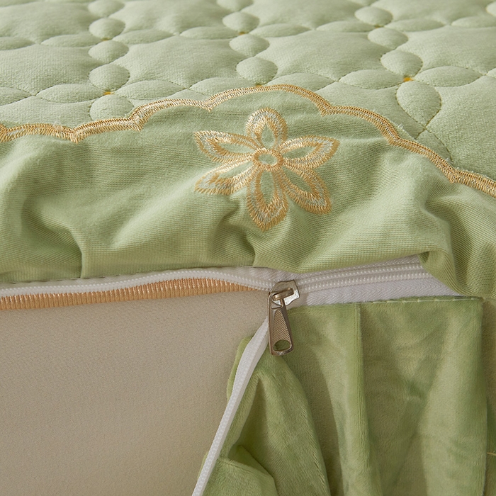 91家纺网 家纺一手货源 找家纺 虹星家纺 2024新款可拆卸宝宝绒夹棉床裙三件套-盛世芳华 盛世芳华 果绿