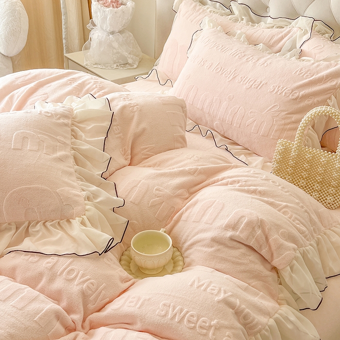 91家纺网 家纺一手货源 找家纺 （总）亲亲公主 2025新款牛奶绒雕花保暖四件套-花恋