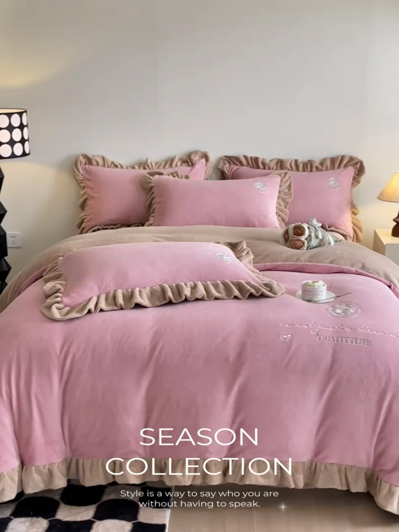 91家纺网 家纺一手货源 找家纺 露梦家纺 2025新款A类双面木耳花边加厚保暖牛奶绒刺绣款四件套-繁花系列（提供买家秀） 繁花-梅子粉