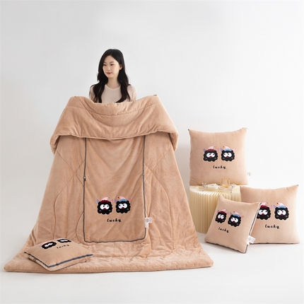 2024新款牛奶绒动物乐园抱枕被 彩色煤球