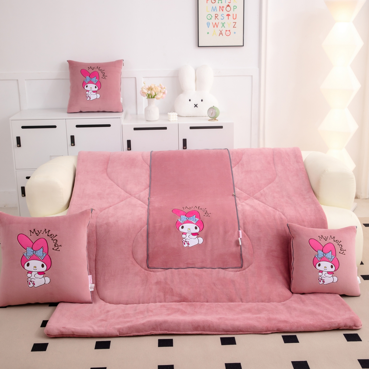 91家纺网 家纺一手货源 找家纺 2024新款三丽欧牛奶绒抱枕被 美乐蒂