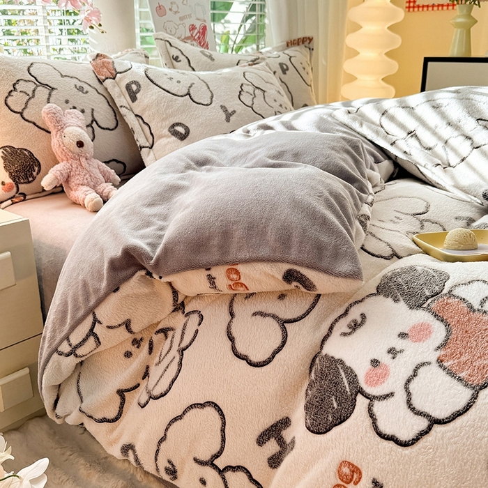 91家纺网 家纺一手货源 找家纺 妖妖家纺 2024新款加厚雪花绒印花单品三件套四件套 软萌狗狗