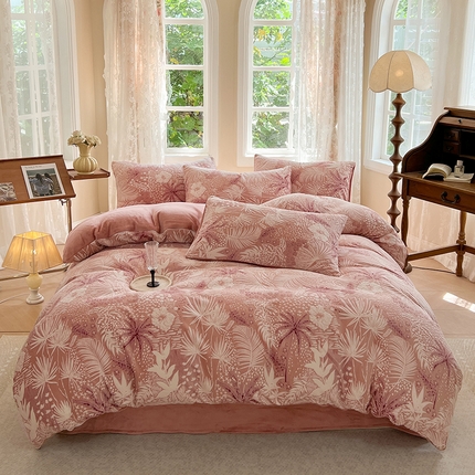 91家纺网 家纺一手货源 找家纺 （总）大元 2025新款A类立体雕花牛奶绒四件套