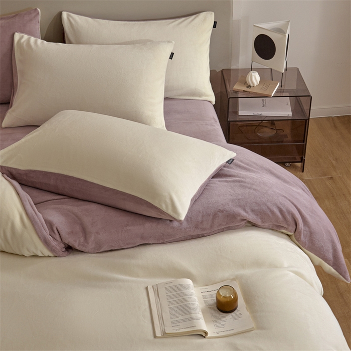 91家纺网 家纺一手货源 找家纺 凡客家居 2024新款A类加厚230克纯色双拼牛奶绒四件套 奶油黄+香芋紫