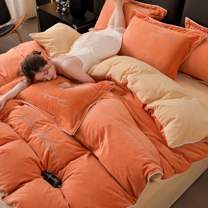 91家纺网 家纺一手货源 找家纺 2024新款A类加厚保暖婴儿绒四件套-洛伊系列 珍珠橙+轻奢黄