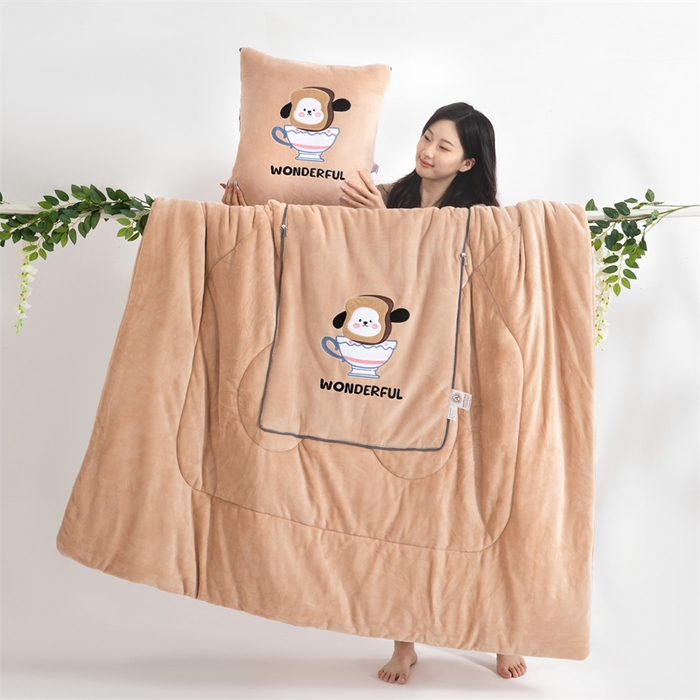 91家纺网 家纺一手货源 找家纺 （总）2024新款牛奶绒动物乐园抱枕被