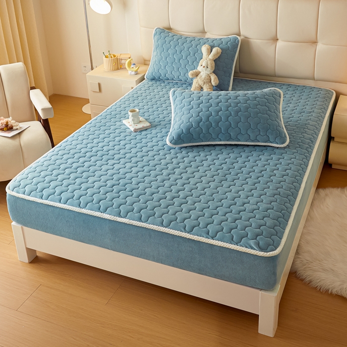 91家纺网 家纺一手货源 找家纺 雪云美 2024冬季新款加厚牛奶绒夹棉床笠三件套A类大豆床垫保护套纯色 牛奶绒-- 兰灰