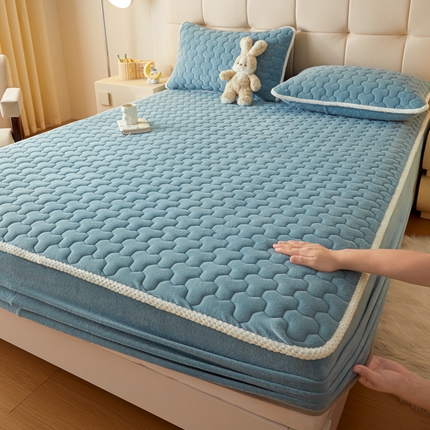 雪云美 2024冬季新款加厚牛奶绒夹棉床笠三件套A类大豆床垫保护套纯色 牛奶绒-- 兰灰