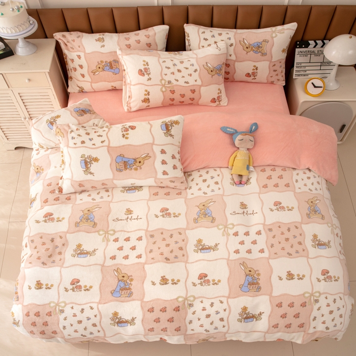 91家纺网 家纺一手货源 找家纺 乐居坊 2024新款高克重牛奶绒印花保暖四件套 奶油兔-粉