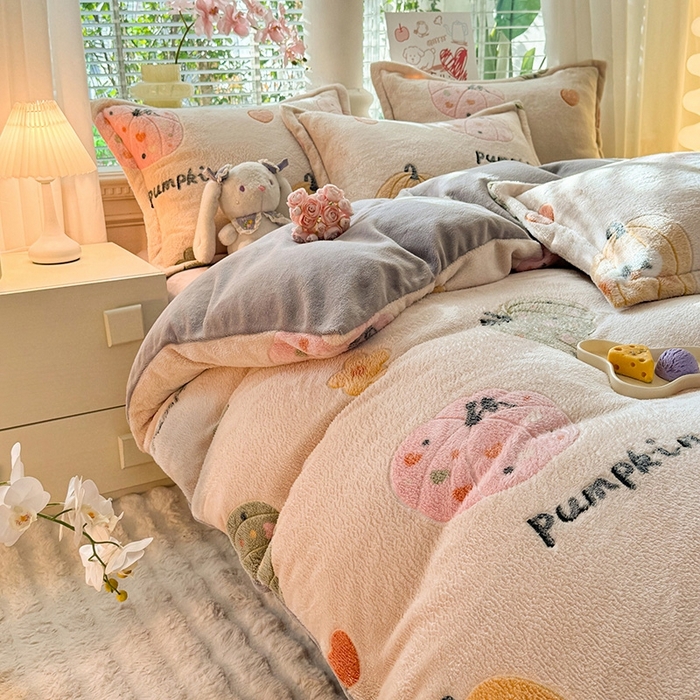 91家纺网 家纺一手货源 找家纺 妖妖家纺 2024新款加厚雪花绒印花单品三件套四件套 俏皮南瓜