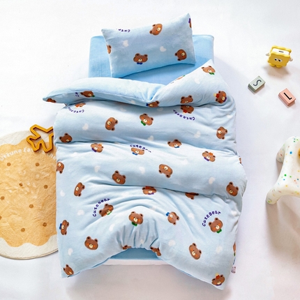 91家纺网 家纺一手货源 找家纺 御棉坊 2024新款A类200g牛奶绒幼儿园儿童套件 可可熊