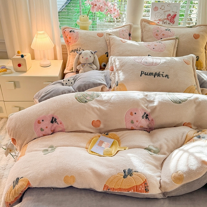 91家纺网 家纺一手货源 找家纺 妖妖家纺 2024新款加厚雪花绒印花单品三件套四件套 俏皮南瓜