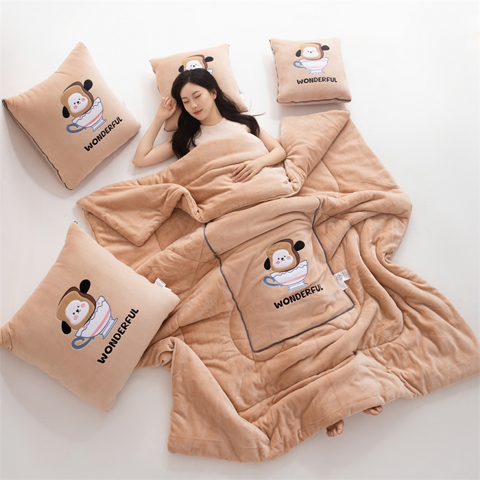 91家纺网 家纺一手货源 找家纺 （总）2024新款牛奶绒动物乐园抱枕被