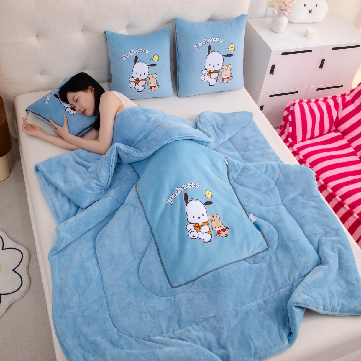 91家纺网 家纺一手货源 找家纺 2024新款三丽欧牛奶绒抱枕被 帕恰狗-蓝