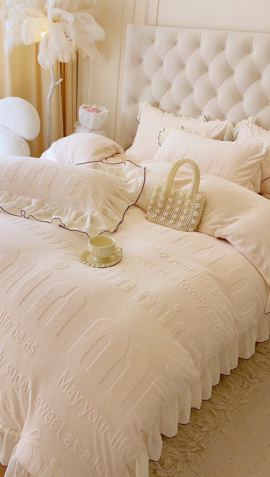 91家纺网 家纺一手货源 找家纺 亲亲公主 2025新款牛奶绒雕花保暖四件套-花恋 花恋-米色