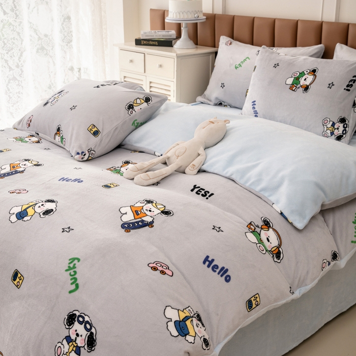 91家纺网 家纺一手货源 找家纺 乐居坊 2024新款高克重牛奶绒印花保暖四件套 欢乐小狗