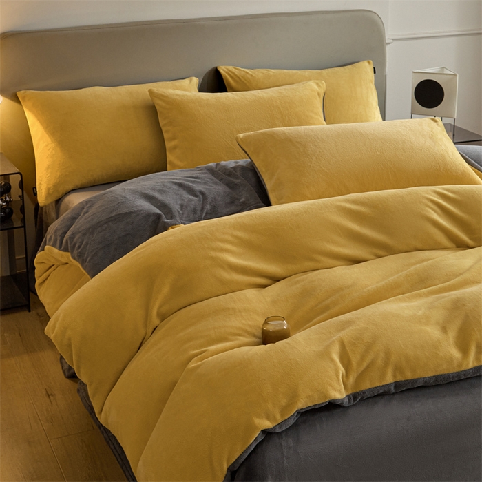 91家纺网 家纺一手货源 找家纺 凡客家居 2024新款A类加厚230克纯色双拼牛奶绒四件套 姜黄+深灰