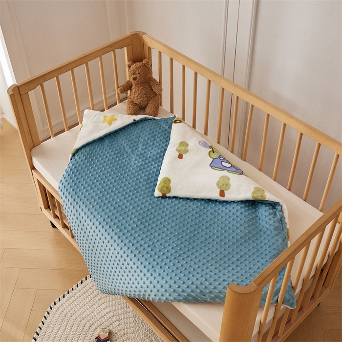 91家纺网 家纺一手货源 找家纺 2024新款牛奶绒豆豆绒婴儿可拆式抱被 抱被-泡泡龙龙