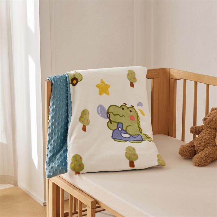 91家纺网 家纺一手货源 找家纺 2024新款牛奶绒豆豆绒婴儿可拆式抱被 抱被-泡泡龙龙