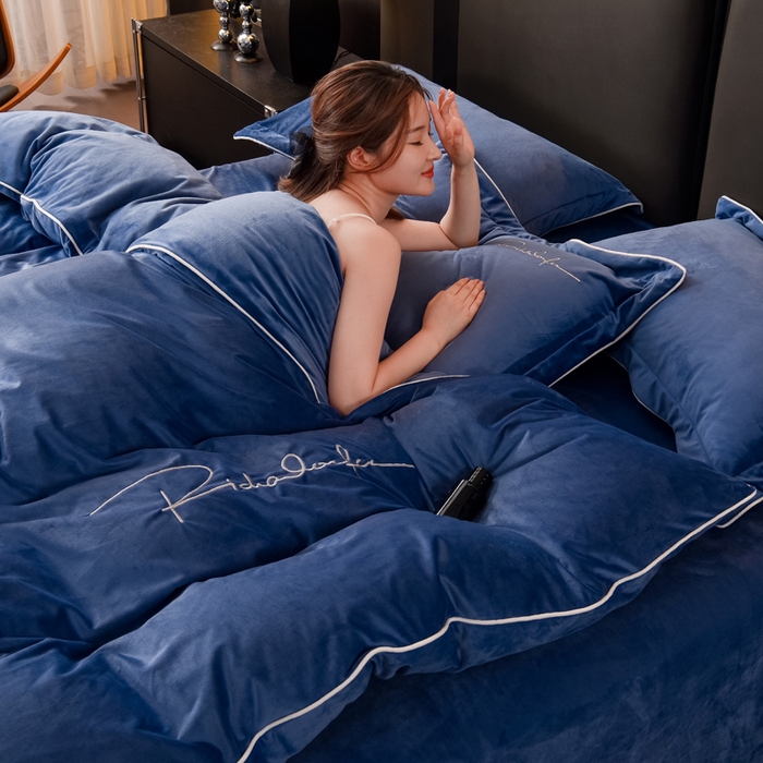 91家纺网 家纺一手货源 找家纺 2024新款A类加厚保暖婴儿绒四件套-洛伊系列 克莱因蓝