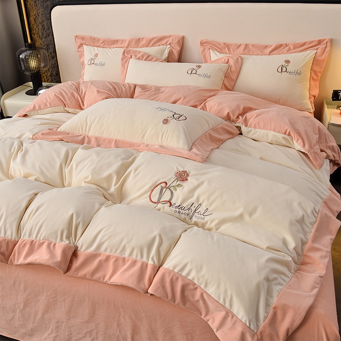 91家纺网 家纺一手货源 找家纺 2024新款加厚保暖A类婴儿绒四件套-朵拉系列 朵拉-荔枝白+樱花粉