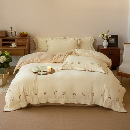 泽西家纺2024秋冬高端加厚保暖A类蚕丝绒刺绣贝壳边牛奶绒四件套-樱桃之玥 樱桃之玥-香槟+杏咖