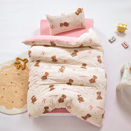 91家纺网 家纺一手货源 找家纺 御棉坊 2024新款A类200g牛奶绒幼儿园儿童套件 天使小熊