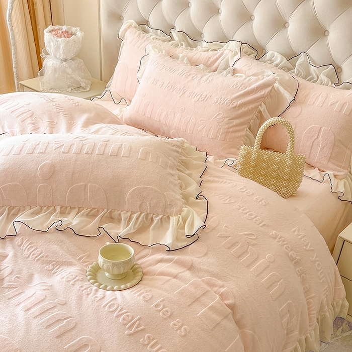 91家纺网 家纺一手货源 找家纺 （总）亲亲公主 2025新款牛奶绒雕花保暖四件套-花恋