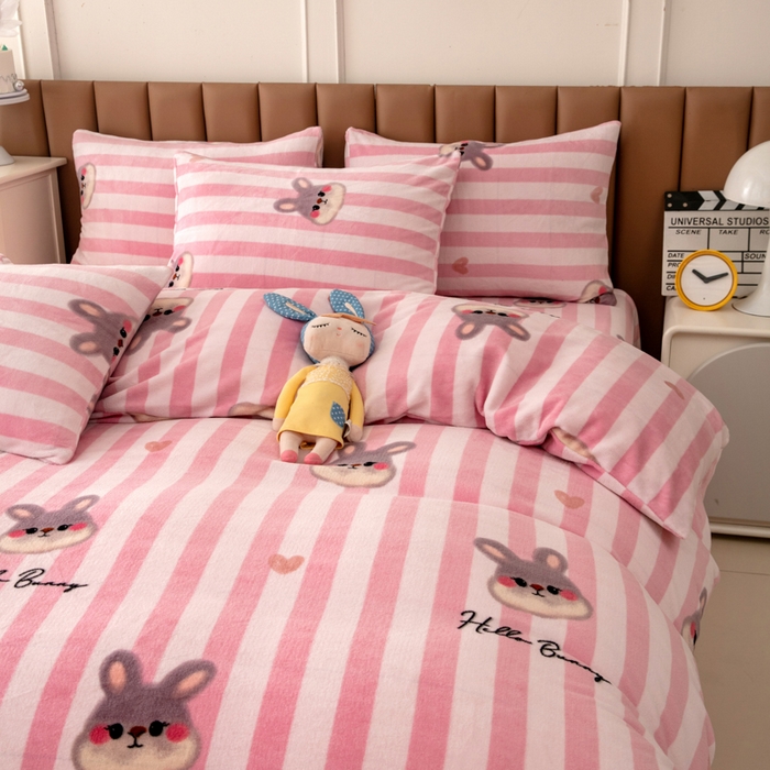 91家纺网 家纺一手货源 找家纺 乐居坊 2024新款高克重牛奶绒印花保暖四件套 可爱多-粉