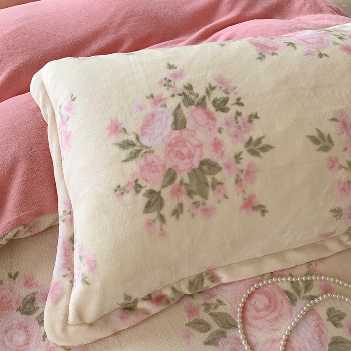 91家纺网 家纺一手货源 找家纺 莱豫家纺 2024新款牛奶绒印花四件套 玫瑰粉