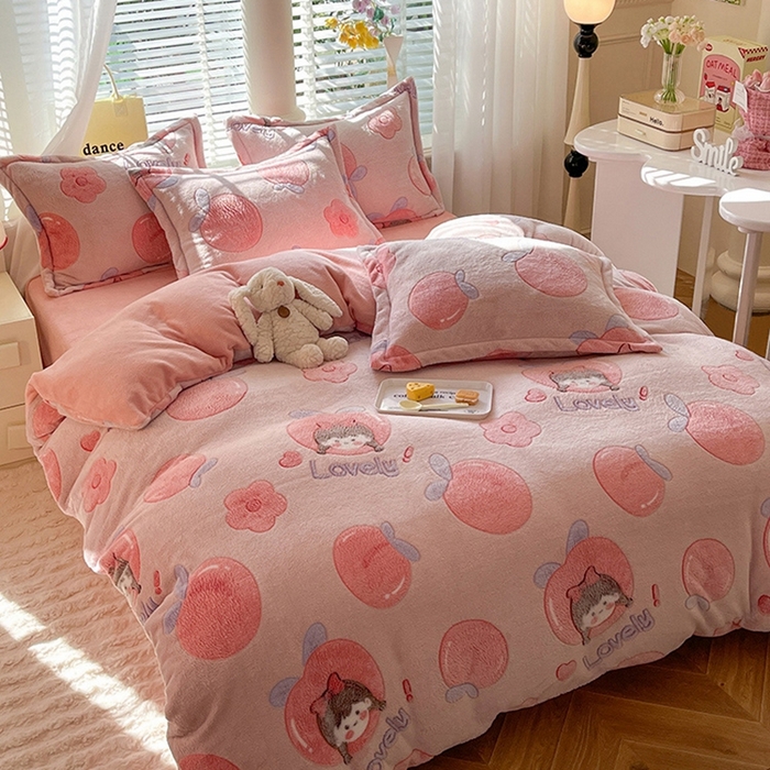 91家纺网 家纺一手货源 找家纺 妖妖家纺 2024新款加厚雪花绒印花单品三件套四件套 蜜桃女孩