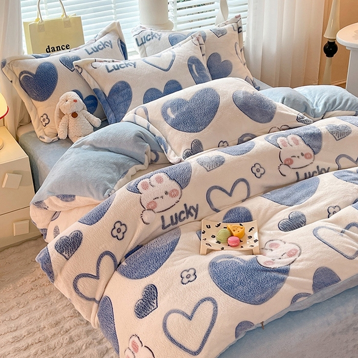 91家纺网 家纺一手货源 找家纺 妖妖家纺 2024新款加厚雪花绒印花单品三件套四件套 蓝心小兔