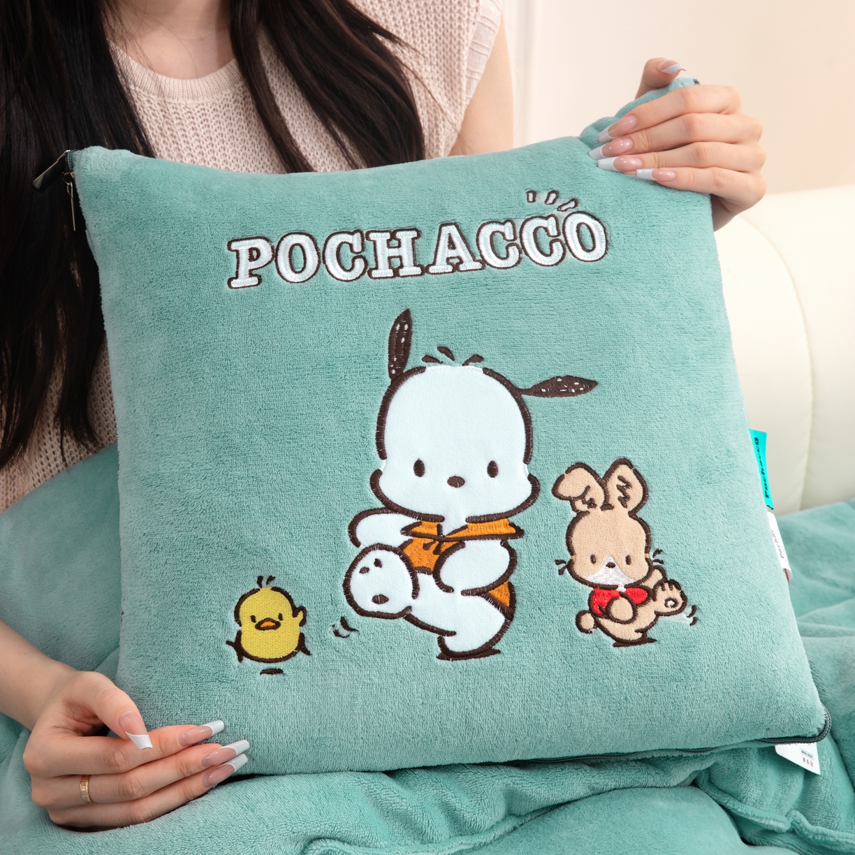 91家纺网 家纺一手货源 找家纺 2024新款三丽欧牛奶绒抱枕被 帕恰狗-绿