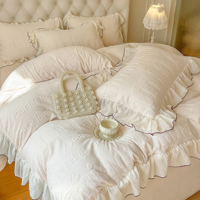 91家纺网 家纺一手货源 找家纺 亲亲公主 2025新款牛奶绒雕花保暖四件套-花恋 花恋-米色