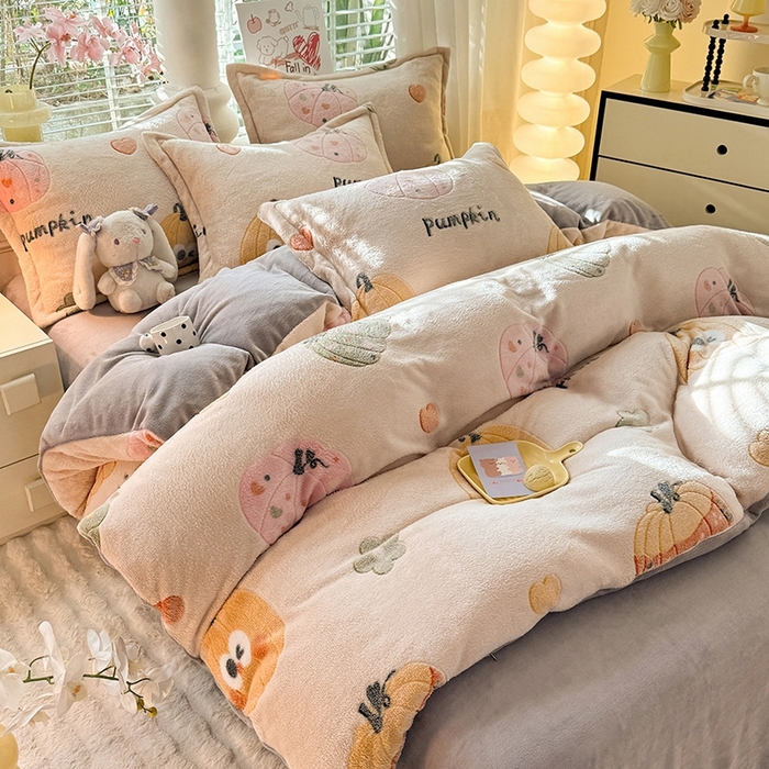 91家纺网 家纺一手货源 找家纺 妖妖家纺 2024新款加厚雪花绒印花单品三件套四件套 俏皮南瓜