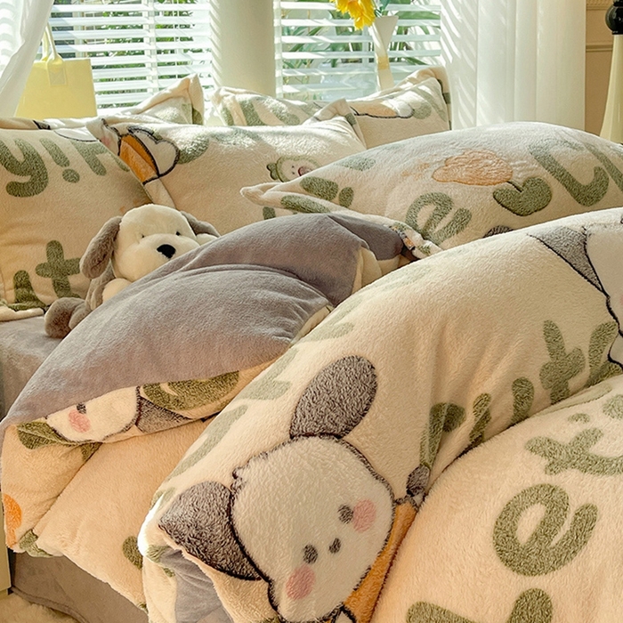 91家纺网 家纺一手货源 找家纺 妖妖家纺 2024新款加厚雪花绒印花单品三件套四件套 可爱俏耳狗