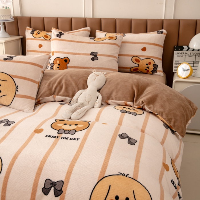 91家纺网 家纺一手货源 找家纺 乐居坊 2024新款高克重牛奶绒印花保暖四件套 绅士伙伴