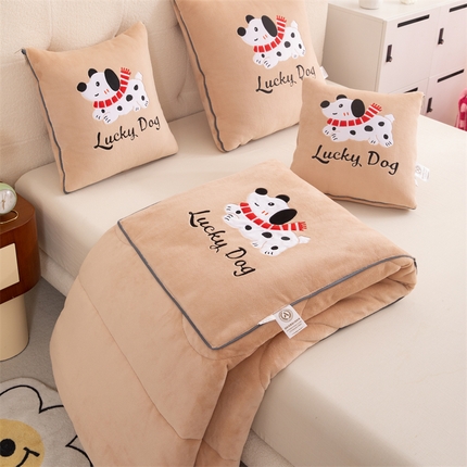 91家纺网 家纺一手货源 找家纺 （总）2024新款牛奶绒动物乐园抱枕被