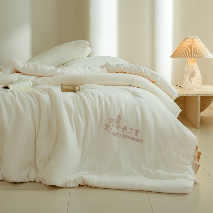 91家纺网 家纺一手货源 找家纺 丽卡家纺 2024新款热艾家春秋被 白色