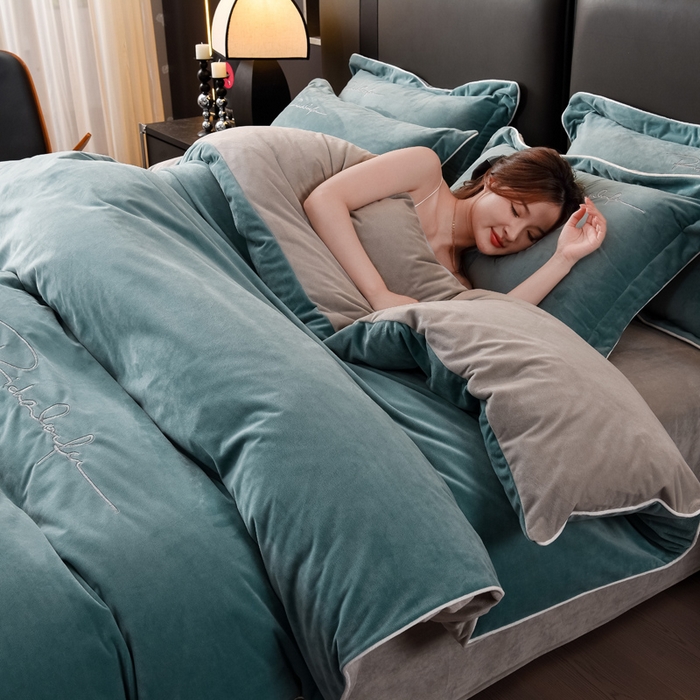 91家纺网 家纺一手货源 找家纺 2024新款A类加厚保暖婴儿绒四件套-洛伊系列 马尔斯绿+轻奢灰