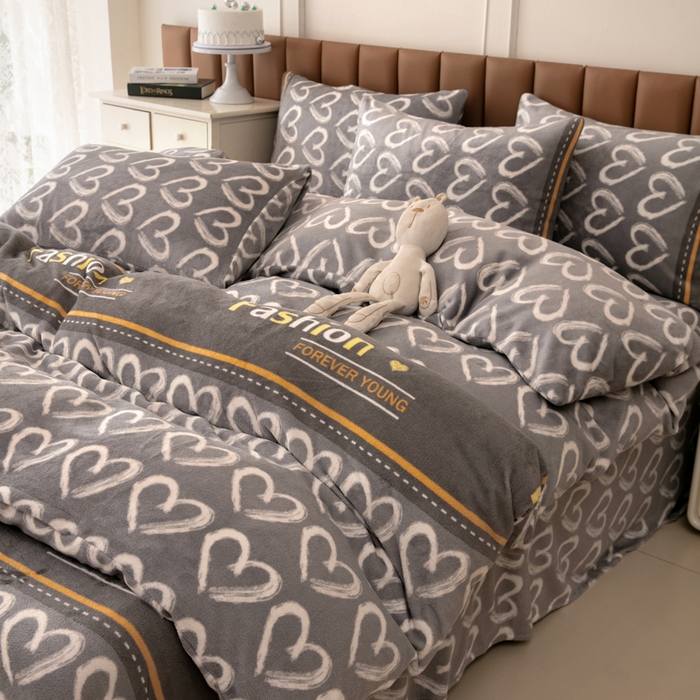 91家纺网 家纺一手货源 找家纺 乐居坊 2024新款高克重牛奶绒印花保暖四件套 巴赫旧约