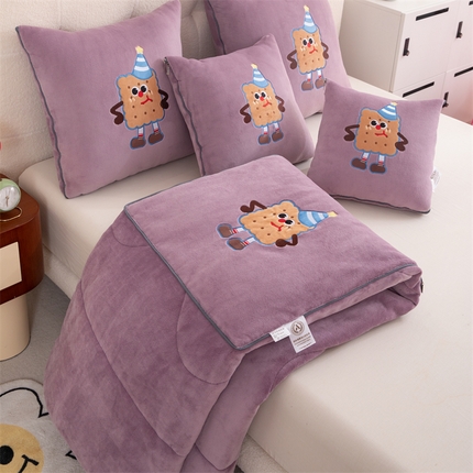 91家纺网 家纺一手货源 找家纺 （总）2024新款牛奶绒动物乐园抱枕被