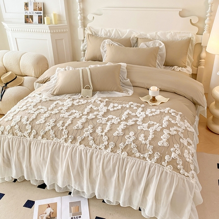 91家纺网 家纺一手货源 找家纺 艺玲家纺 2024新款A类糯小棉立体绣花雪纺花边四件套-玫瑰故事 玫瑰故事咖