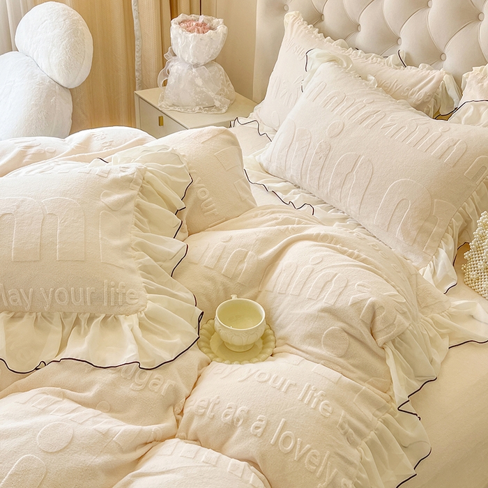 91家纺网 家纺一手货源 找家纺 亲亲公主 2025新款牛奶绒雕花保暖四件套-花恋 花恋-米色