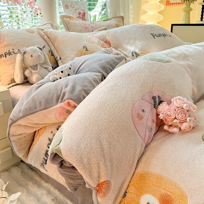 91家纺网 家纺一手货源 找家纺 妖妖家纺 2024新款加厚雪花绒印花单品三件套四件套 俏皮南瓜