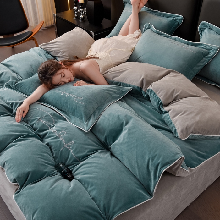 91家纺网 家纺一手货源 找家纺 2024新款A类加厚保暖婴儿绒四件套-洛伊系列 马尔斯绿+轻奢灰