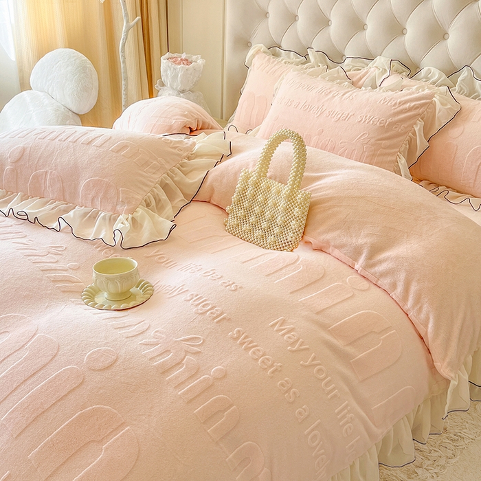 91家纺网 家纺一手货源 找家纺 （总）亲亲公主 2025新款牛奶绒雕花保暖四件套-花恋