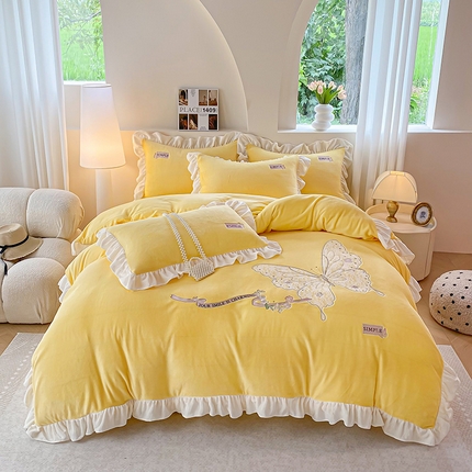 91家纺网 家纺一手货源 找家纺 （总）典曼家纺 2024新款高克重全消光牛奶绒蕾丝刺绣韩版花边四件套-蝶恋花（带包装）