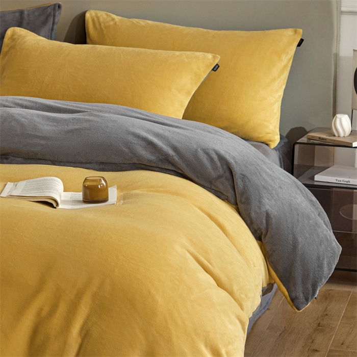 91家纺网 家纺一手货源 找家纺 凡客家居 2024新款A类加厚230克纯色双拼牛奶绒四件套 姜黄+深灰