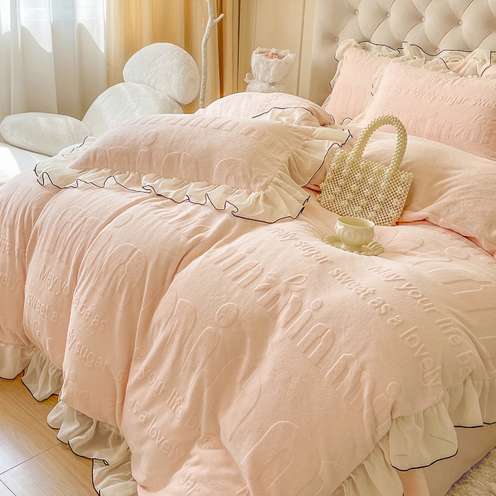 91家纺网 家纺一手货源 找家纺 （总）亲亲公主 2025新款牛奶绒雕花保暖四件套-花恋